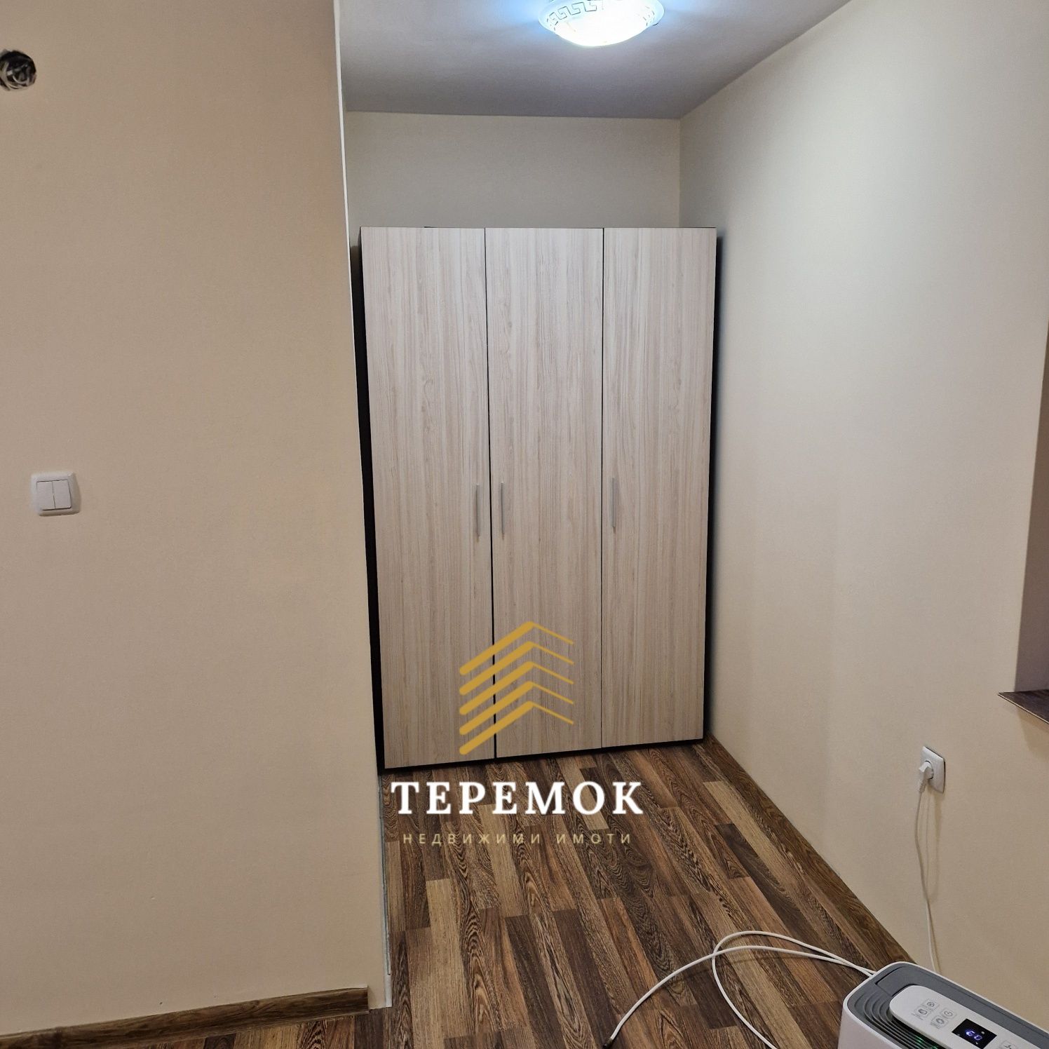 Продава Апартамент четиристаен тухлен център жр Шумен