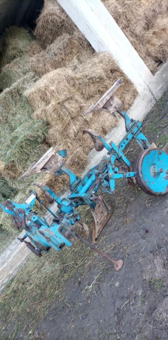 Plug cu 2 brazde reversibil