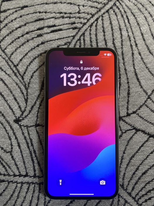 Продам живой iphone xs