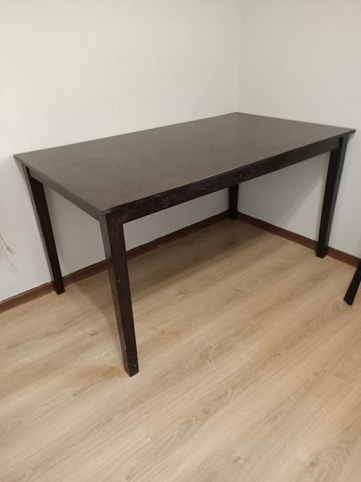 Стол  в хорошем состоянии