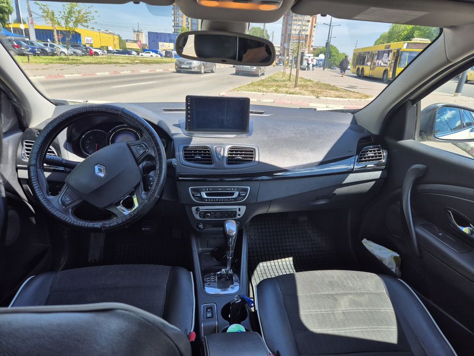Vând Renault fluence