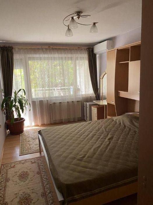 Многостаен апартамент под наем в Център