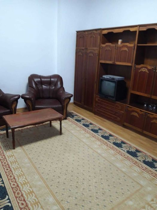 Vand casa cu 2 camere, bucatarie si baie