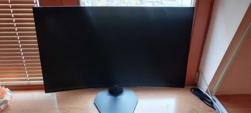 Продавам като нов извит геймърски монитор Dell S2721HGF-Гаранция
