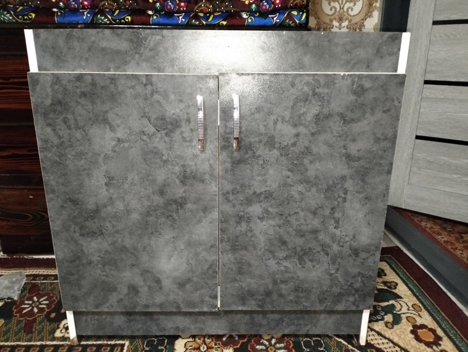 кухиный шкаф сотилади