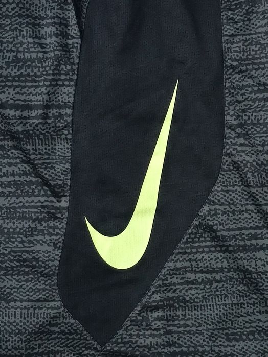 Nike DRI-FIT Swoosh Shorts оригинални гащета XL Найк спорт шорти