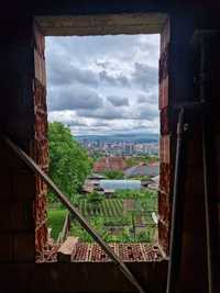 Vând casa la rosu, priveliște superba, cluj