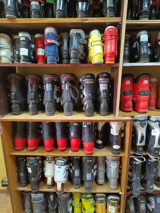 Ски обувки  -- 30- 50 лева..