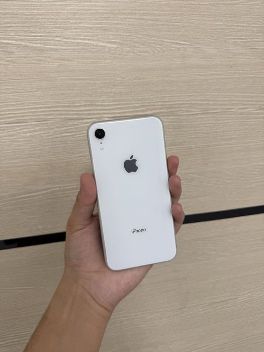 iPhone XR 128gb 80% в отличном состоянии