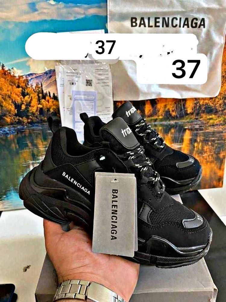 Adidasi Balenciaga TripleS