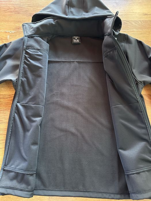 Мъжко,черно НЕПРОМОКАЕМО яке Armani с топла подплата