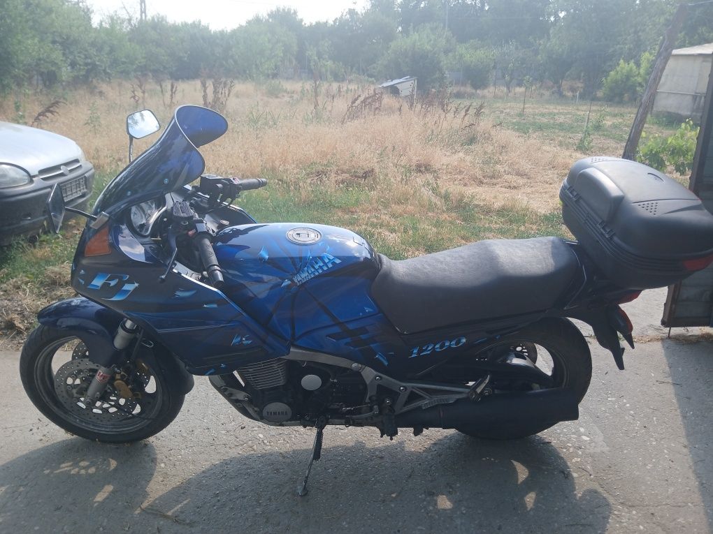 Vand ,Yamaha fj 1200 ,un motor puternic ,nepretentios ,totul original
