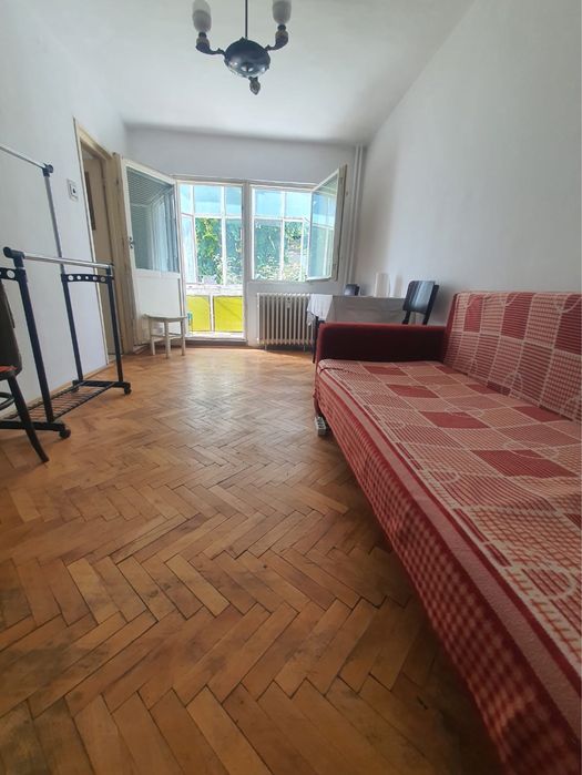 Vând garsonieră confort I etajul 1 UTA