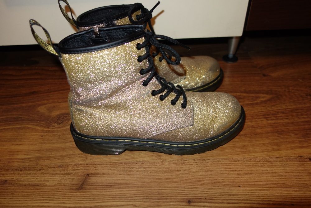 Ghete Dr. Martens Delaney, Aurii, Marimea 36, Stare buna