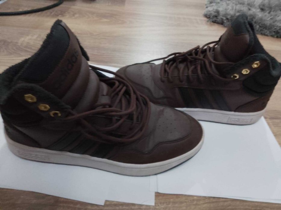 vand bocanci imblaniti