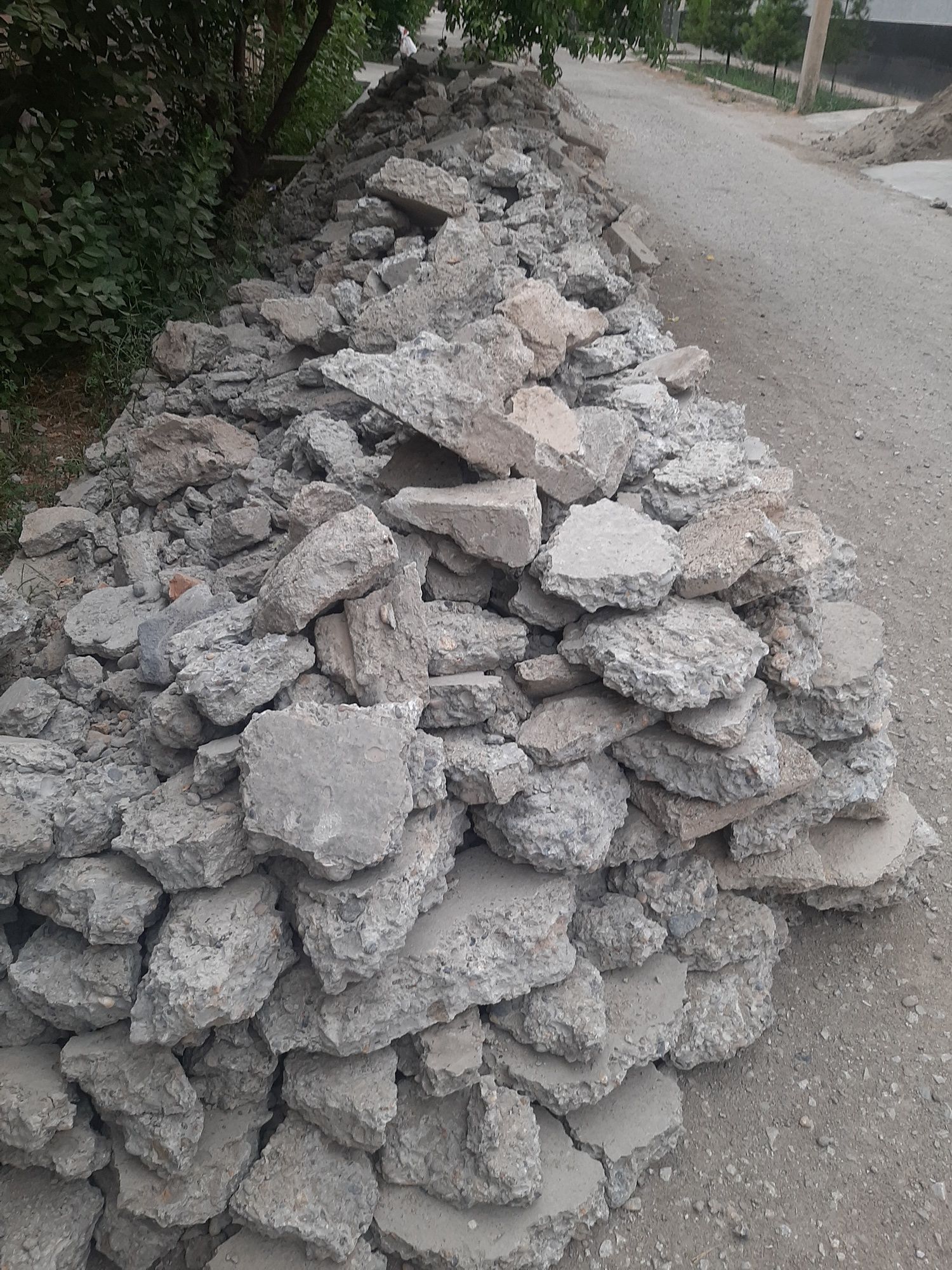 Beton toshlar qurilish uchun