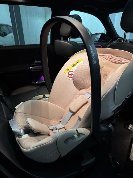 scoică auto Cybex Cloud T i-Size și bază Isofix