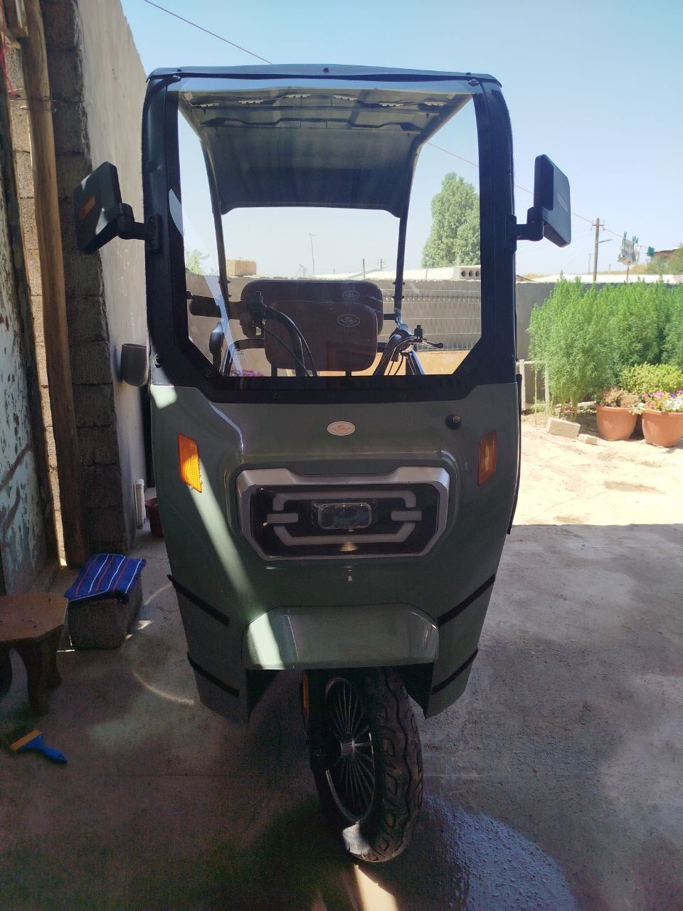 Elektro trisikl arzon sotiladi