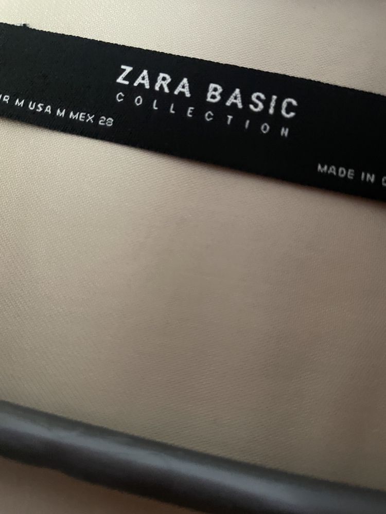 Blaizer Zara subtire , in stare buna , merge la marimea 36-38
