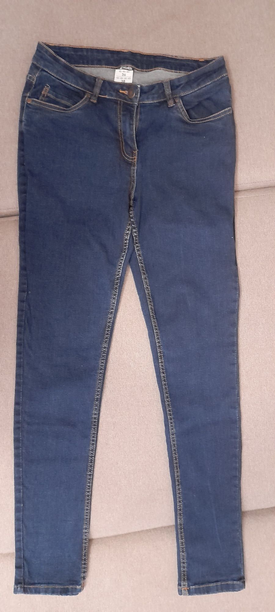 Женские джинсы разных размеров