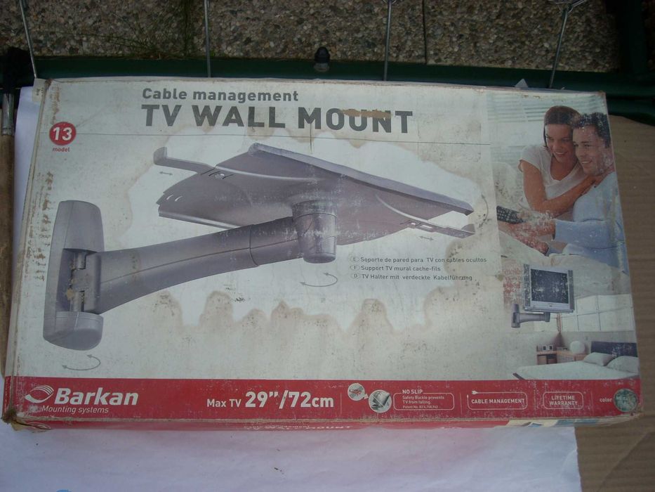 Suport de Televizor Mural Orientabil, cu minim 4 Grade de Libertate-M1