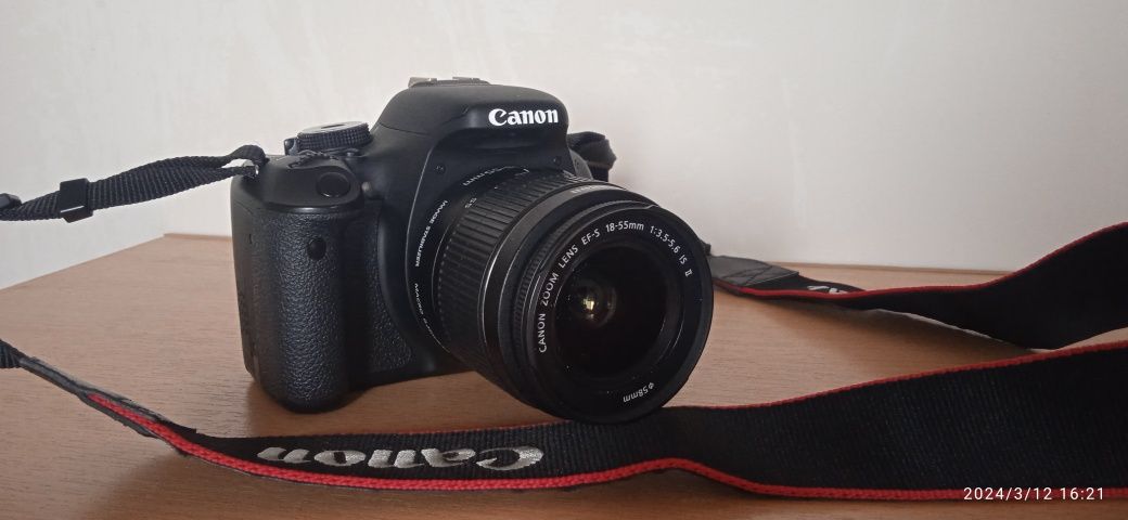 Продам фотоаппарат canon 600d