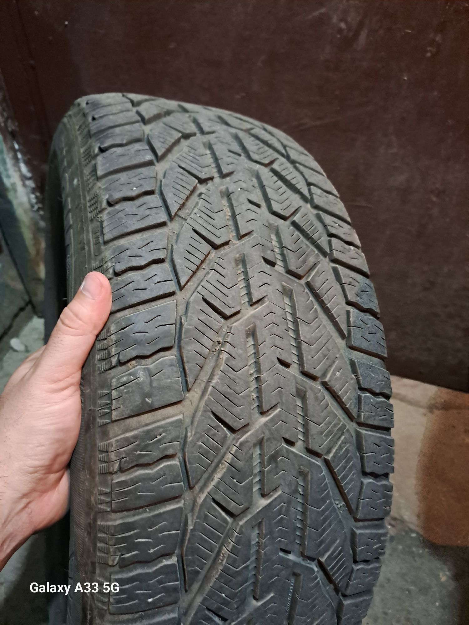 Зимни гуми 225/55/16 Riken