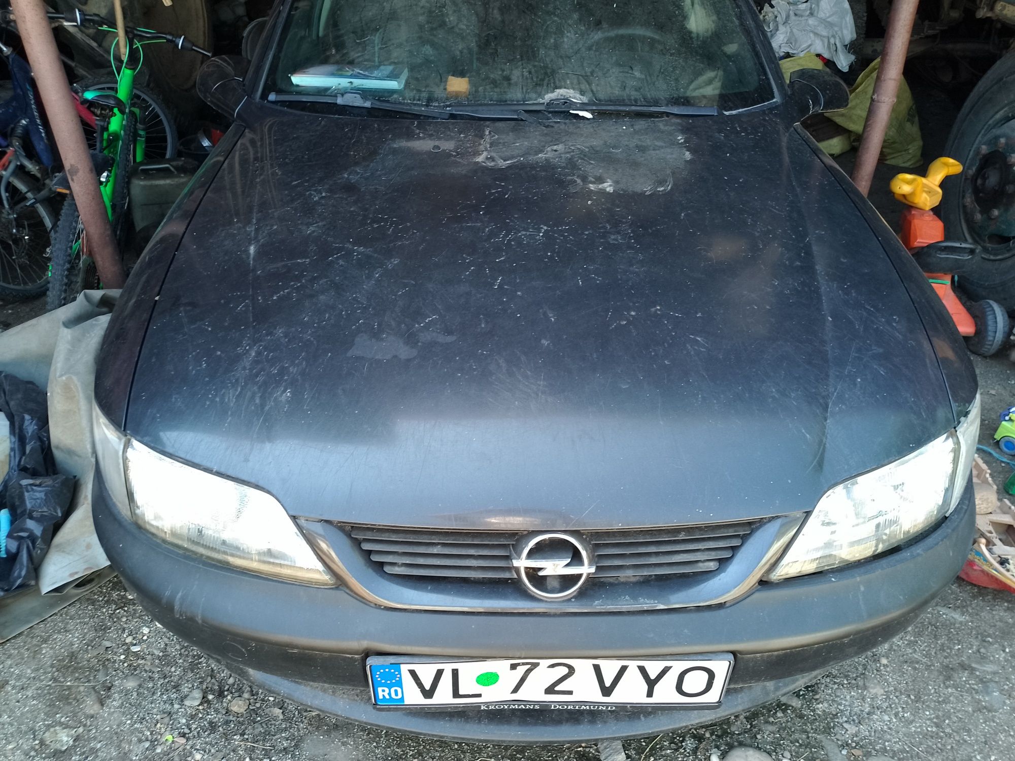 De vânzareOpel Vectra 1,6 benzina