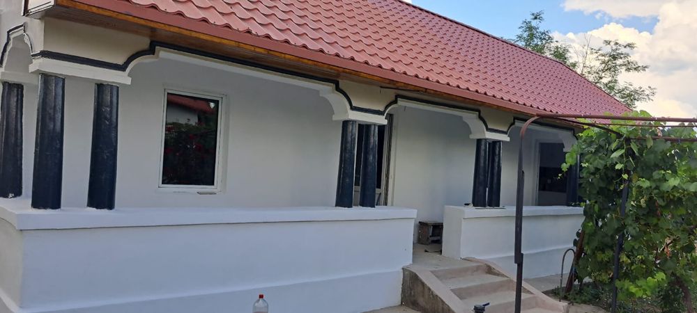 Casa de vanzare comuna Spineni, judet Olt, proximitatea Scornicesti