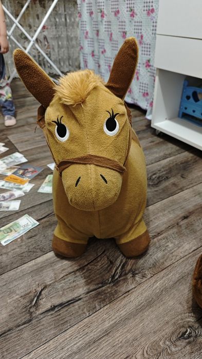 Ослик попрыгун в чехле