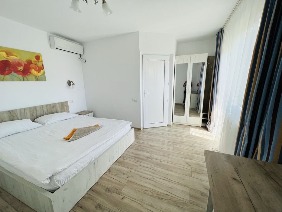 Mamaia Nord-Inchiriem integral vila cu 16 camere pentru perioada verii