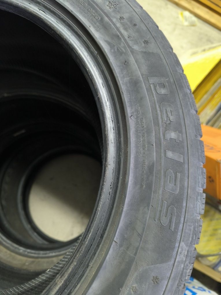 4 броя 235/55/17 зимни PETLAS dot17