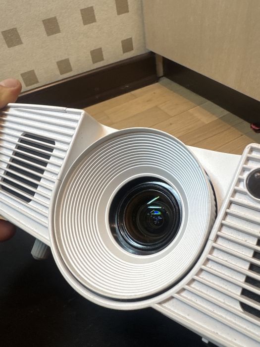 Проектор OPTOMA в наличии, мало использовался
