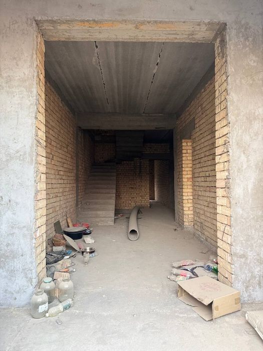 ПРОДАЁТСЯ КОТТЕДЖ — есть потенциал для создания уютного дома.