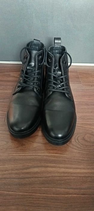 Естествена кожа мъжки ботуши размер 46 черен цвят в отлично състояние