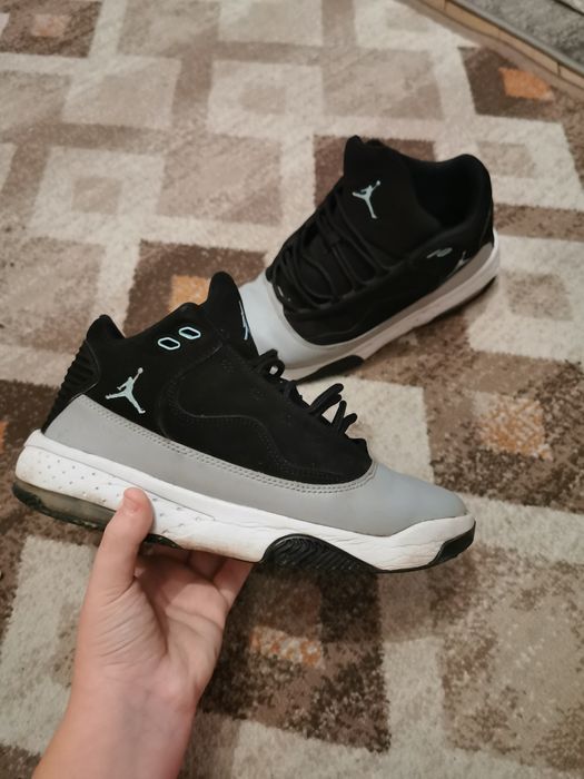 Jordan max aura 2