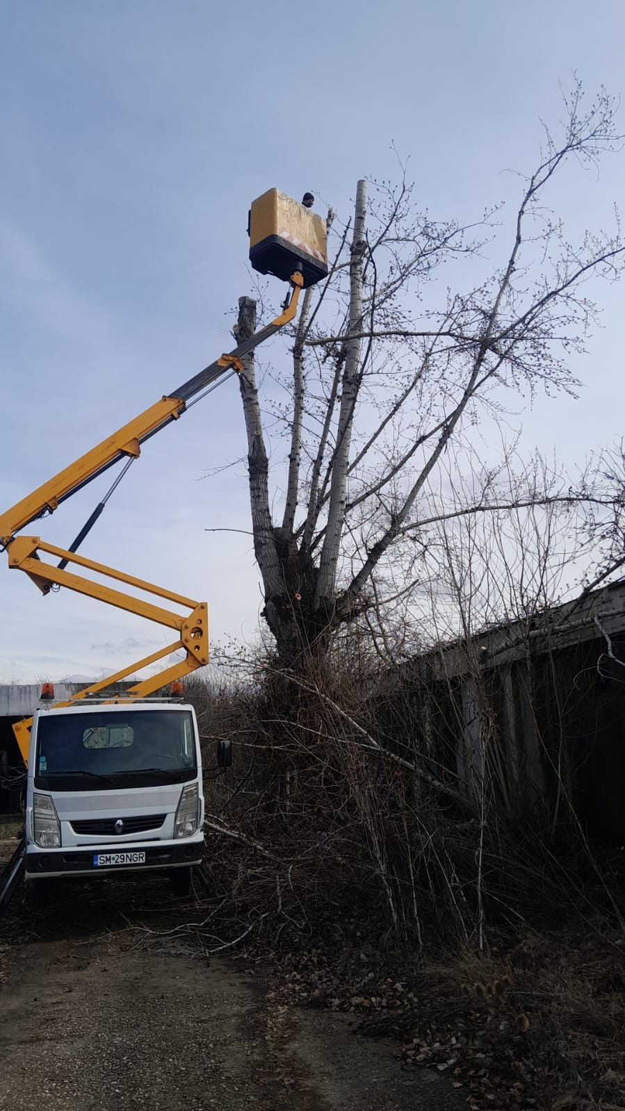Execut săpături, închiriez nacele, demolari