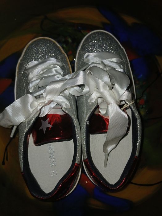 Teniși fete marimea 31