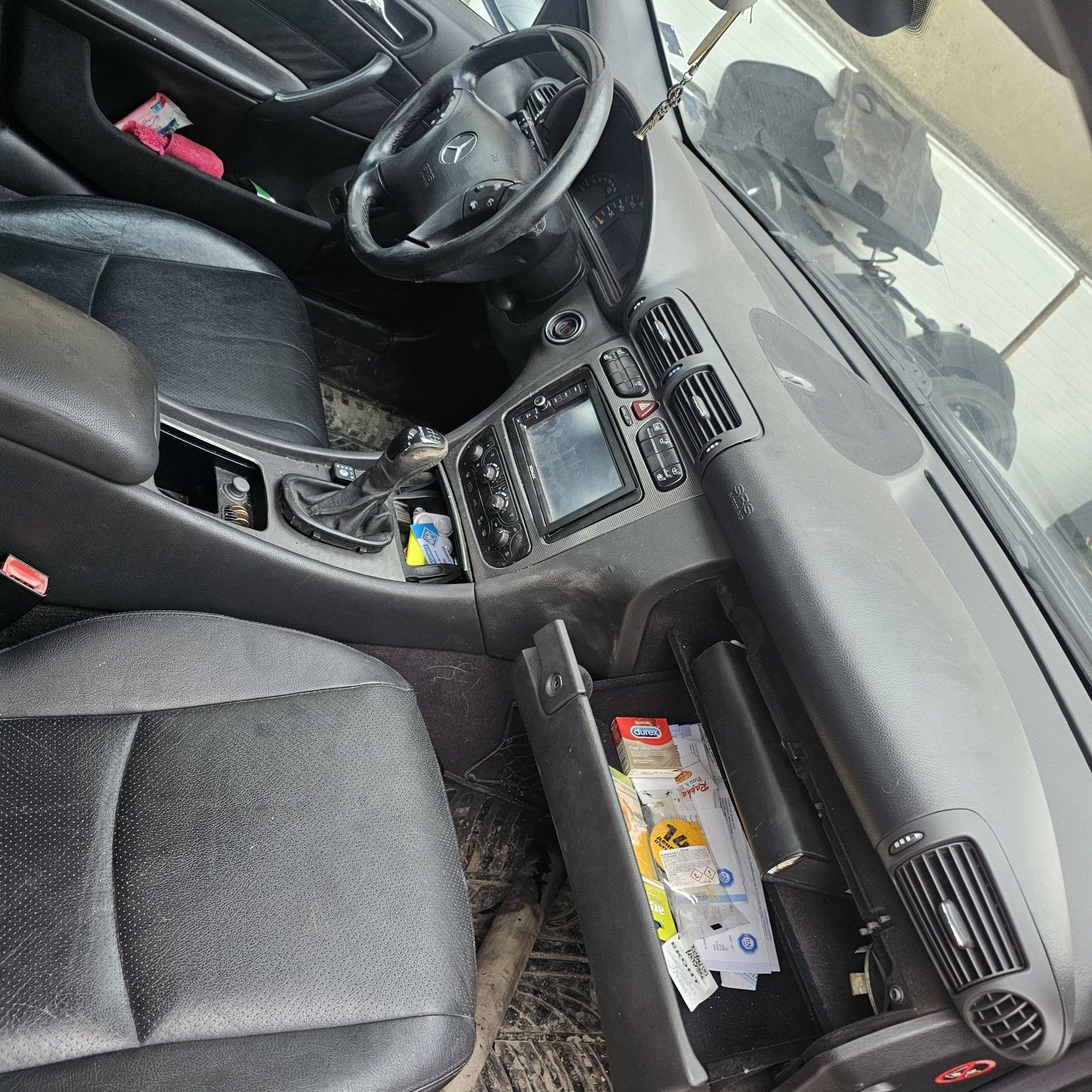 W203 мерцедес  C240  170k.s бензин.