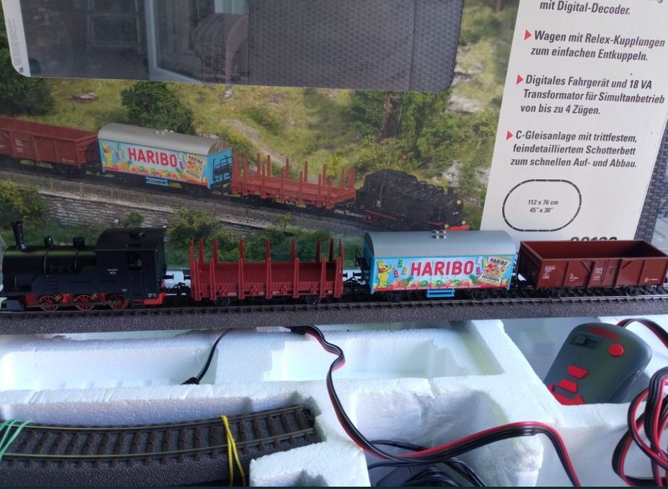 Set marklin digital trenulet electric 

Locomotiva dotată cu decodor d