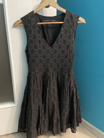Дантелена черна рокля Zara, S размер