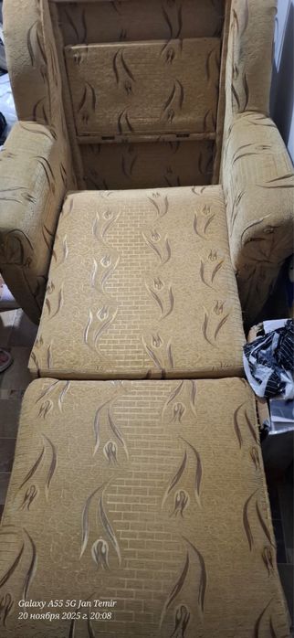 Кресло с сундуком