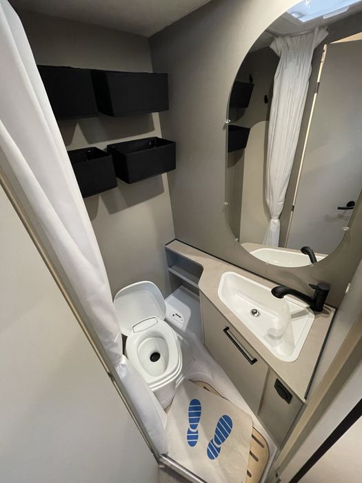 Ofertă/Rulota Lmc Sassino 390k/ noua/ 12 ani garantie/ premium/ 4 pers