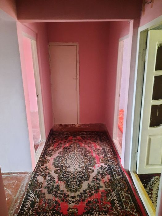 3 xonali kvartira sotiladi