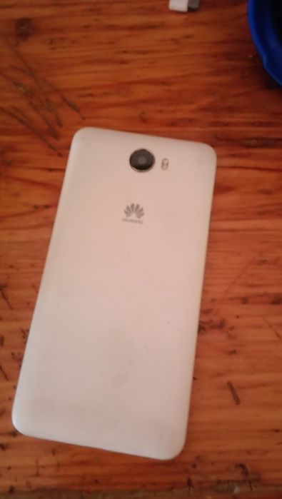 Телефона е в добро състояние ползване 3 месеца добре работи