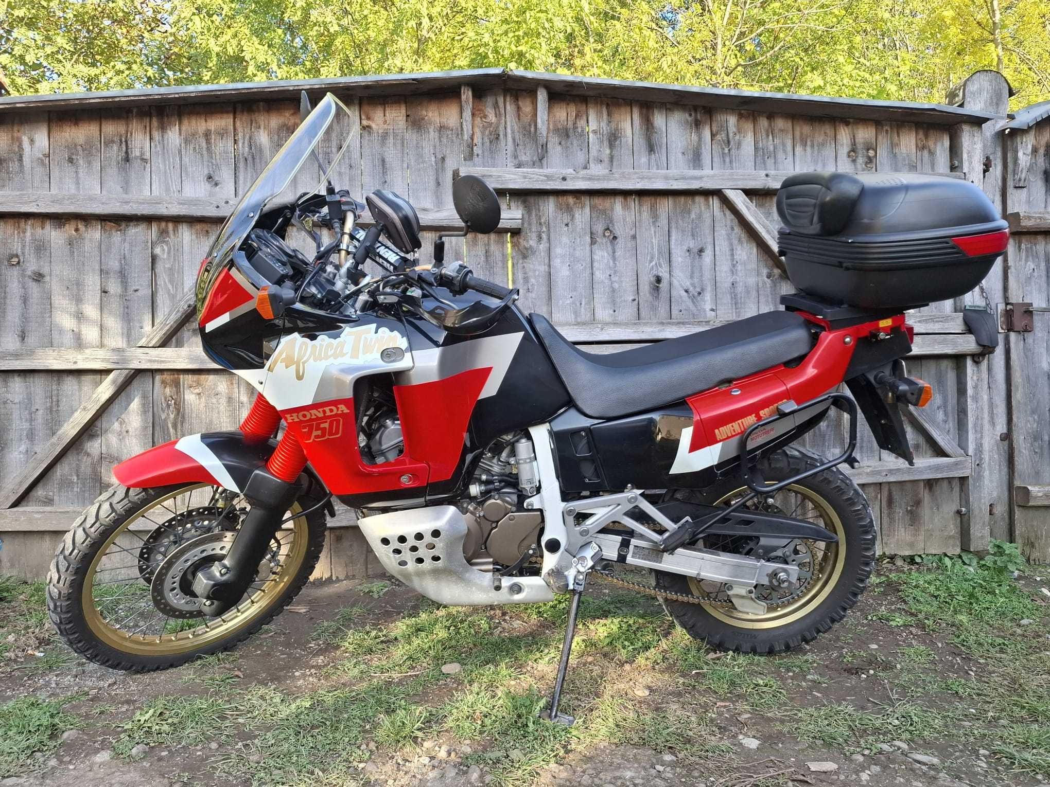 Honda Africa Twin 750 Rd04
