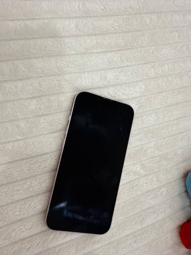 Iphone 13, розовый, 128 гб, в идеальном состоянии
