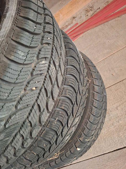 Se vind 4 anvelope 165,70,14