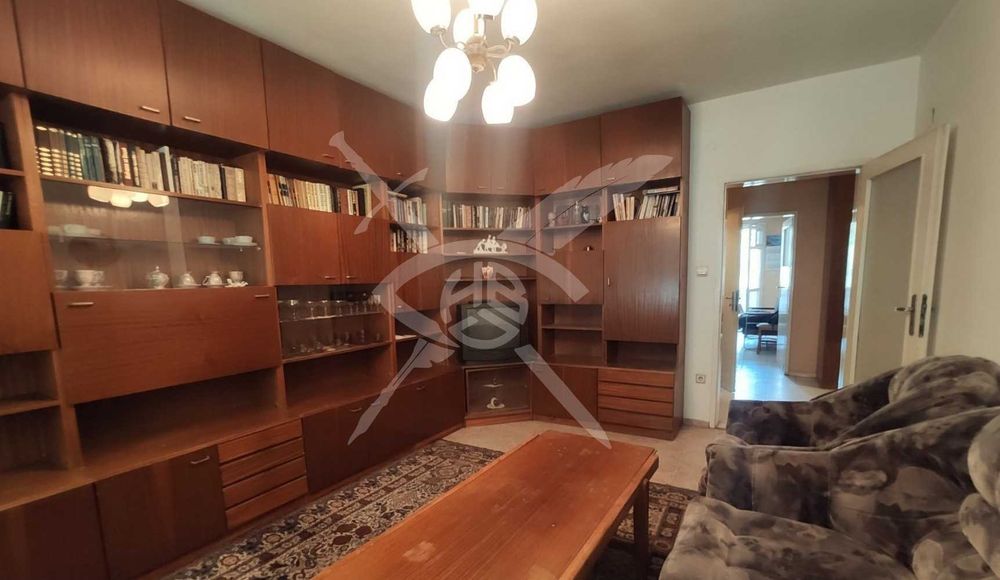 Продава се Тристаен апартамент в София, Разсадника - 127 кв.м за 1941 €/кв.м - Снимка #1