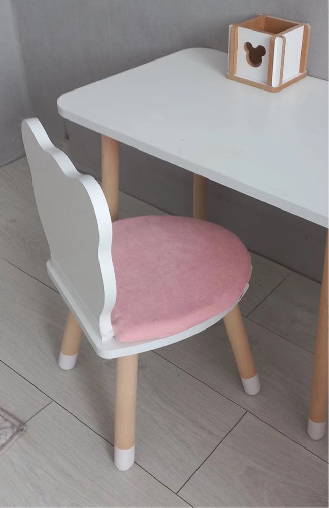 Продается новый детский стол, также стулья